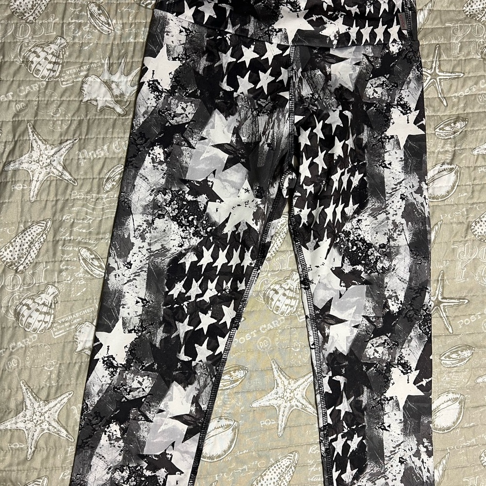 Starry Black and White Womens Leggings